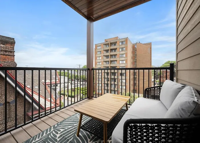 Pfr - Highland, 3br 2ba Shadyside Condo, Penthouse Unit, 2 Decks, Off-street Parking, 4th Floor Walkup Apartment Pittsburgh