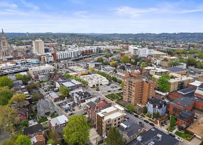 Pfr - Highland, 3br 2ba Shadyside Condo, Penthouse Unit, 2 Decks, Off-street Parking, 4th Floor Walkup Apartment Pittsburgh